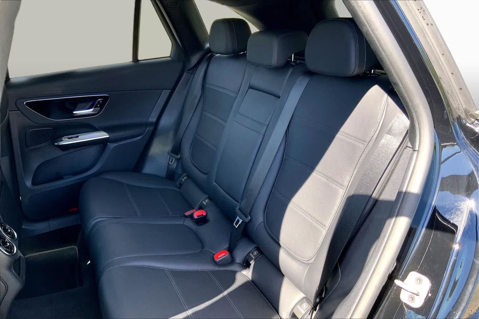 Used 2023 Mercedes-Benz GLC 300 4MATIC image 40