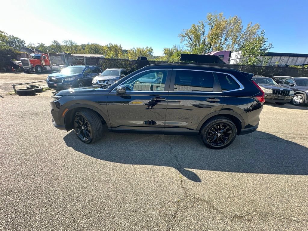 Used 2025 Honda CR-V Sport image 3