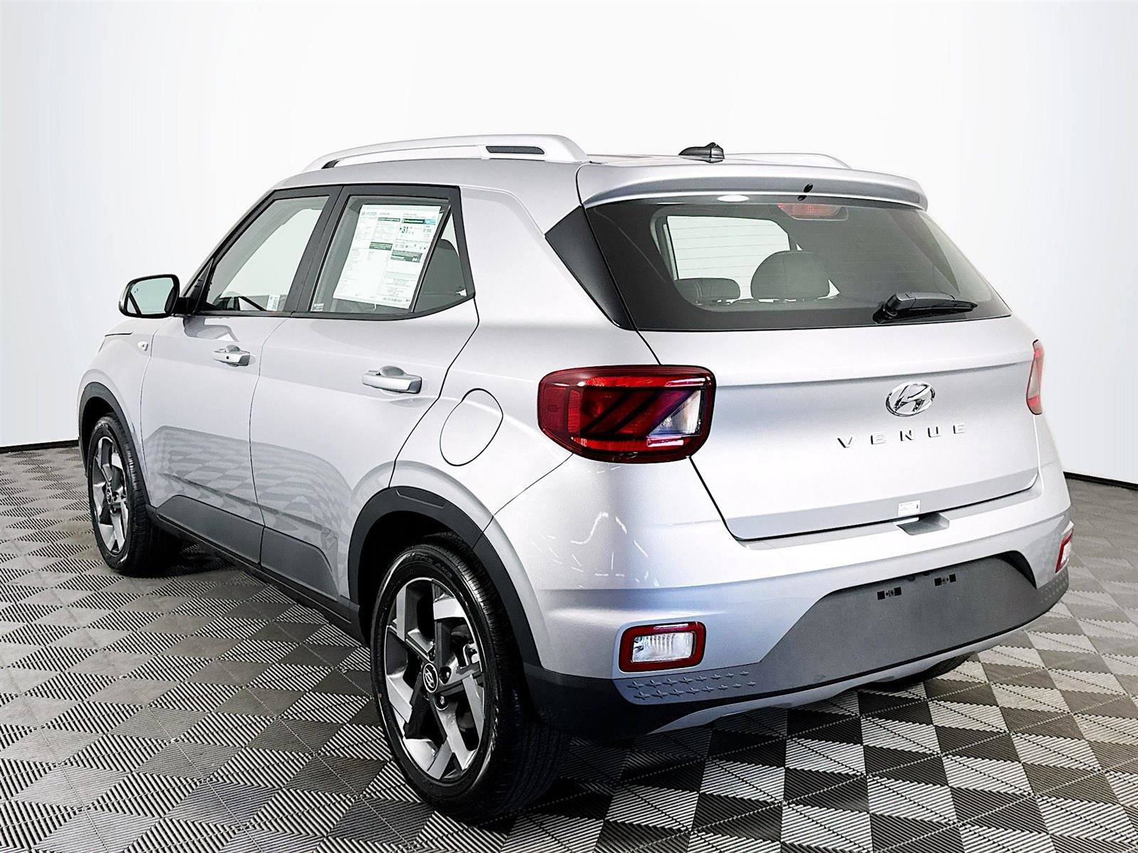 New 2025 Hyundai Venue SEL image 5