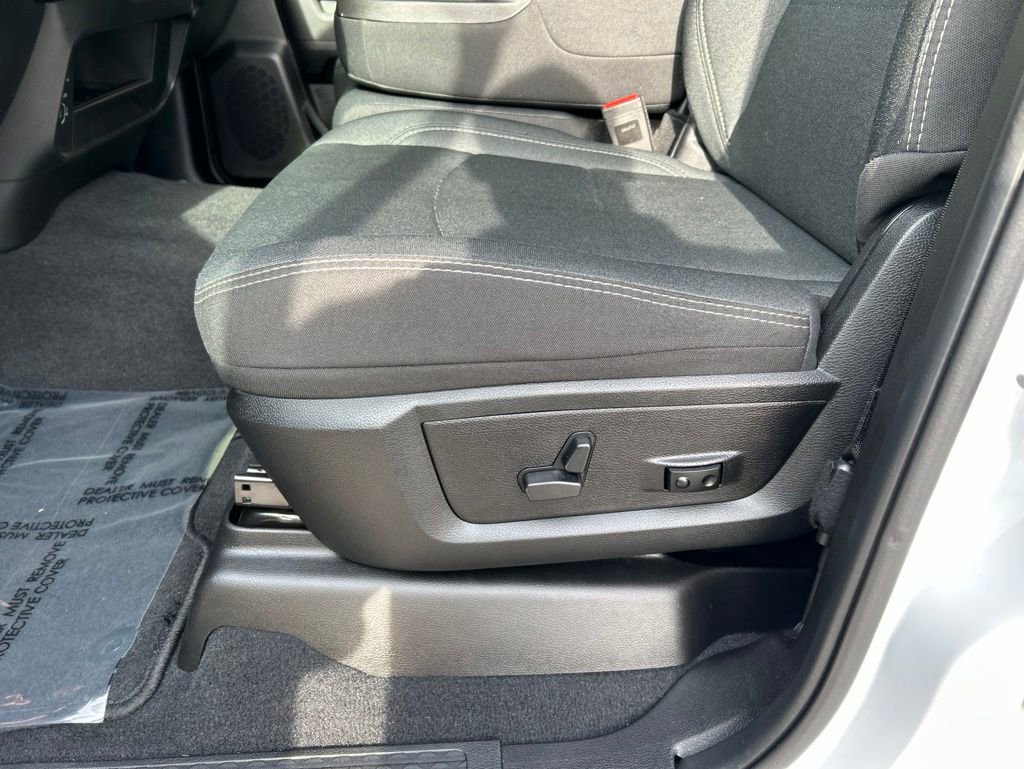 Used 2025 RAM 2500 Big Horn AWD/4WD image 18