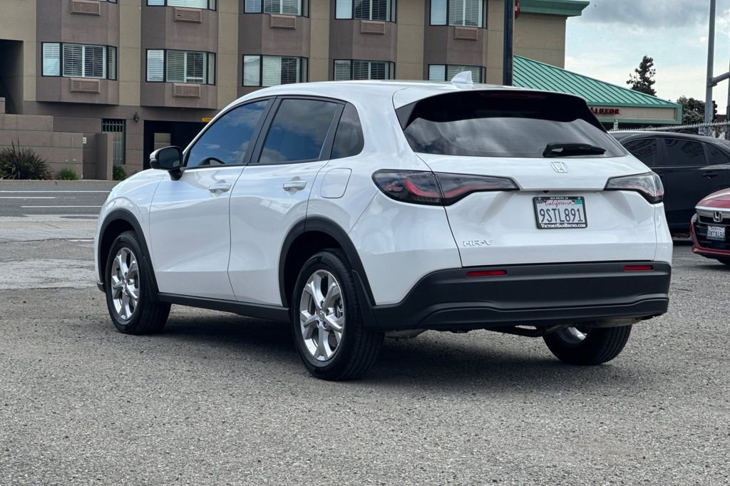 Certified 2025 Honda HR-V LX image 6