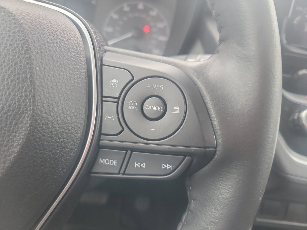 Certified 2023 Toyota Corolla Cross LE image 27