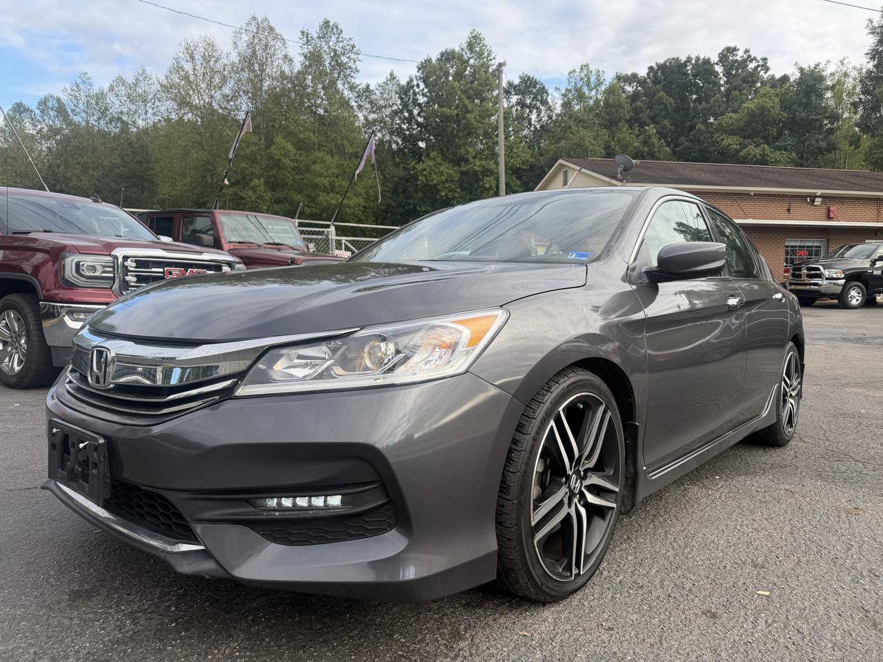 Used 2017 Honda Accord Sport Special Edition image 3