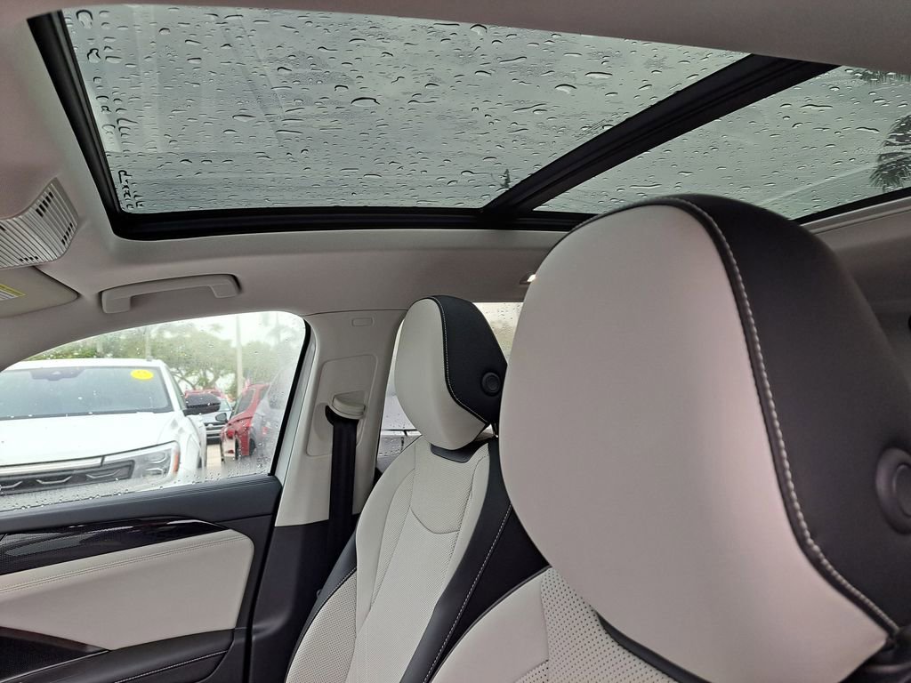 New 2026 Volkswagen Tiguan SE FWD image 8