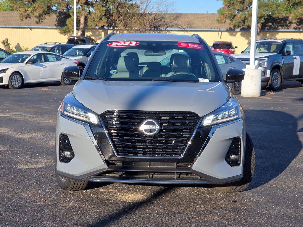 Certified 2023 Nissan Kicks SR w/ SR Premium Package FWD image 17