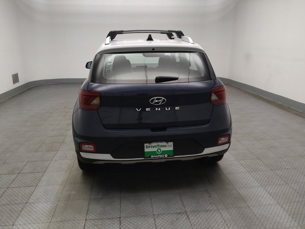 Used 2021 Hyundai Venue FWD image 6