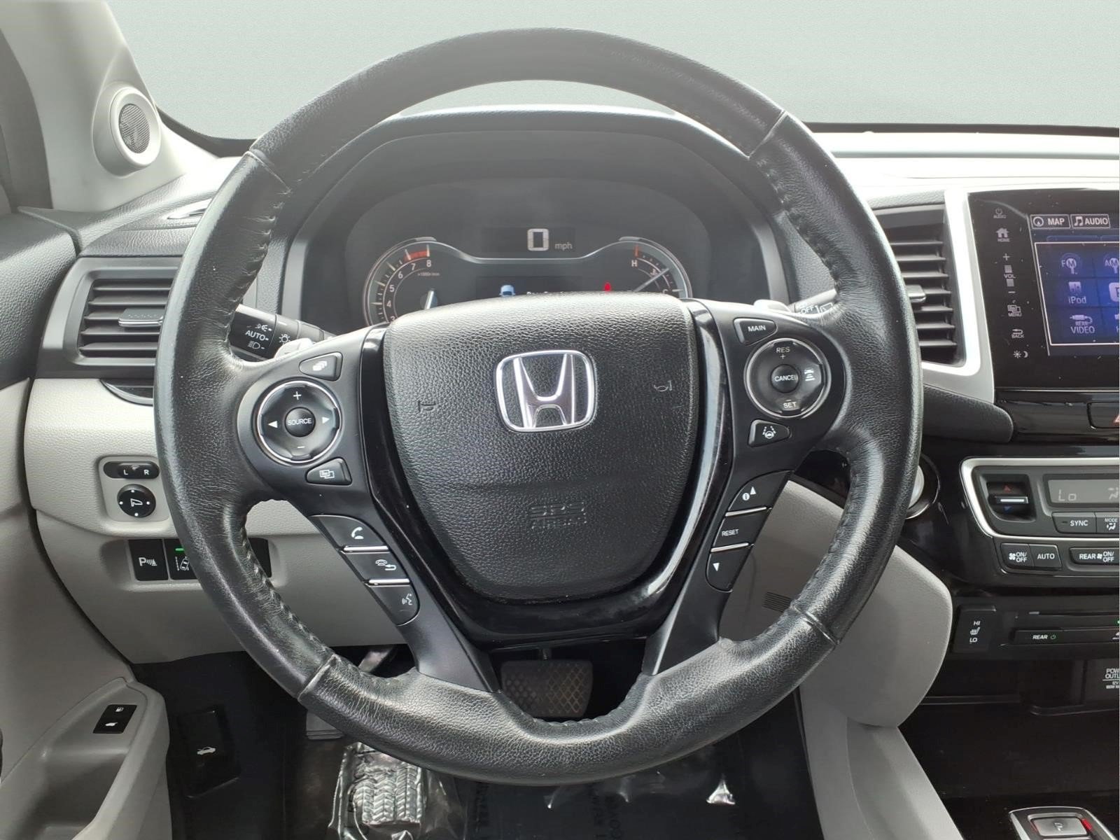 Used 2017 Honda Pilot Touring image 17
