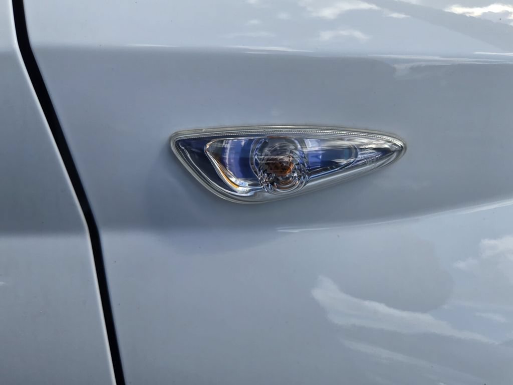 Used 2021 Hyundai Venue SEL w/ Premium Package FWD image 10
