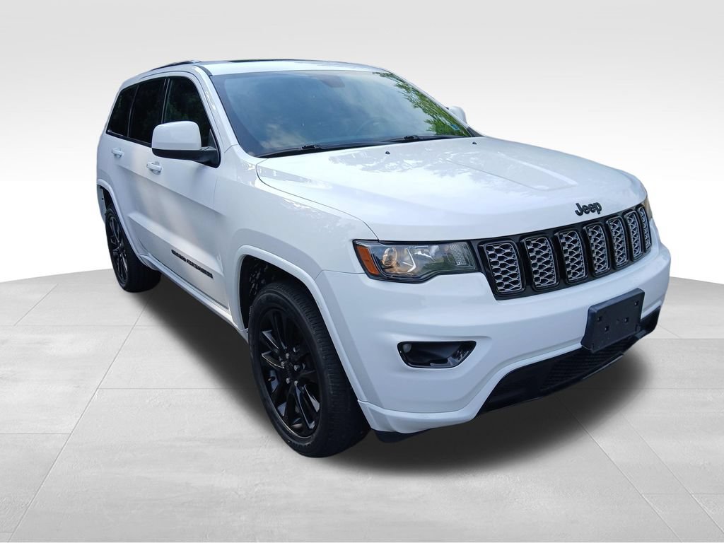 Used 2020 Jeep Grand Cherokee Altitude AWD/4WD image 16