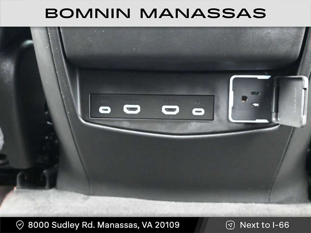 Used 2024 Cadillac Escalade ESV Premium Luxury AWD/4WD image 19