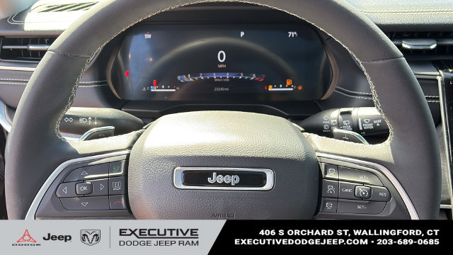 Used 2023 Jeep Grand Cherokee L Limited AWD/4WD image 12