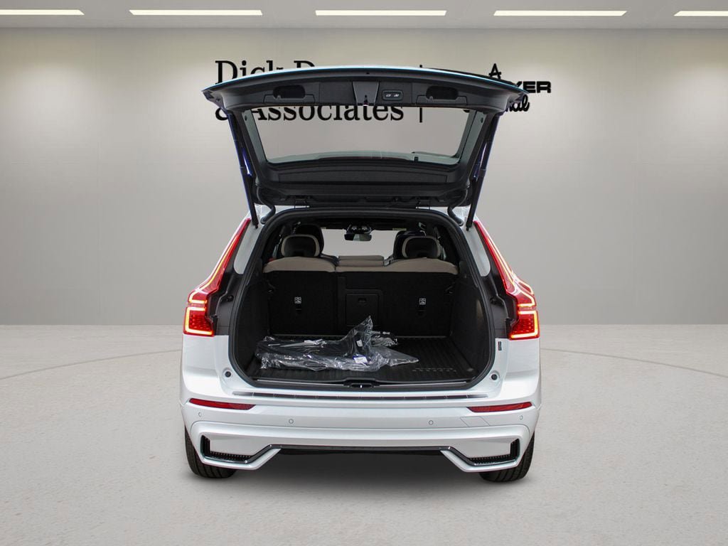New 2026 Volvo XC60 B5 Plus w/ Protection Package Premier AWD/4WD image 65