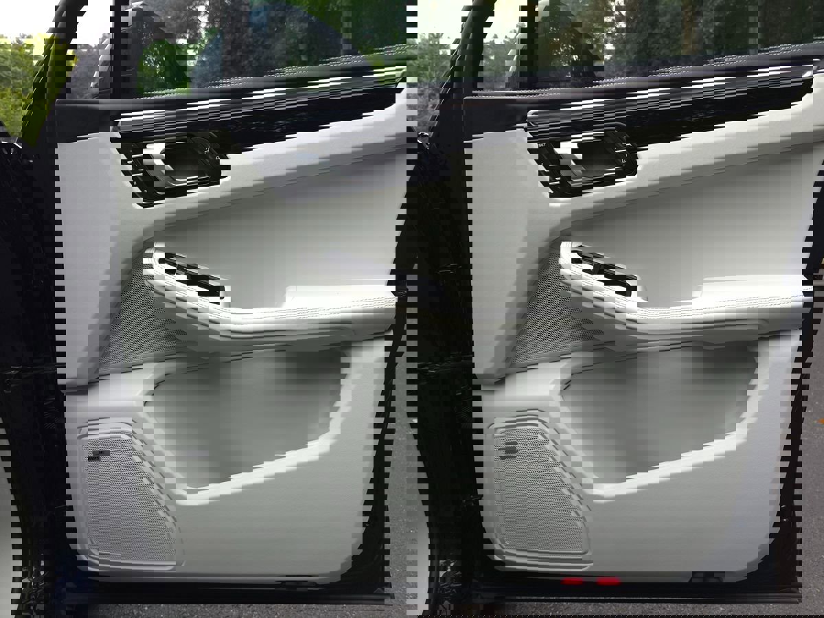 Used 2023 Porsche Macan image 23