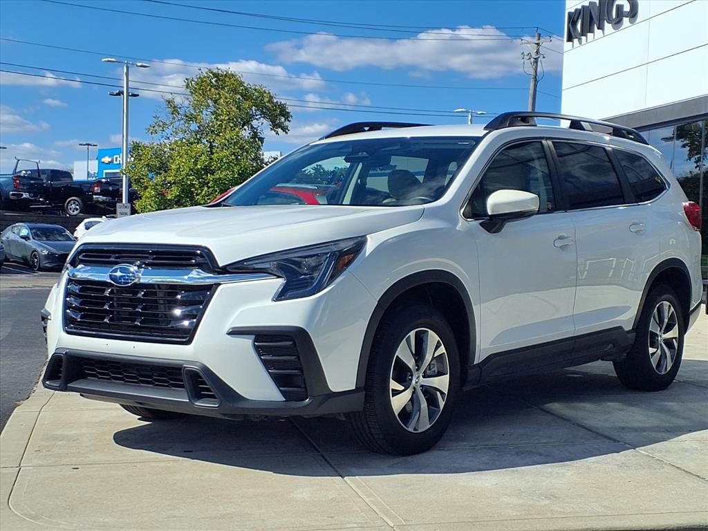 Used 2024 Subaru Ascent Premium w/ Convenience Package image 2