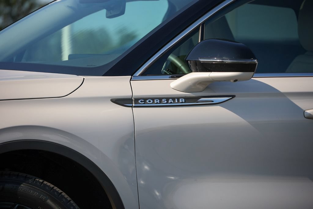 Used 2023 Lincoln Corsair AWD w/ Equipment Group 101A image 24
