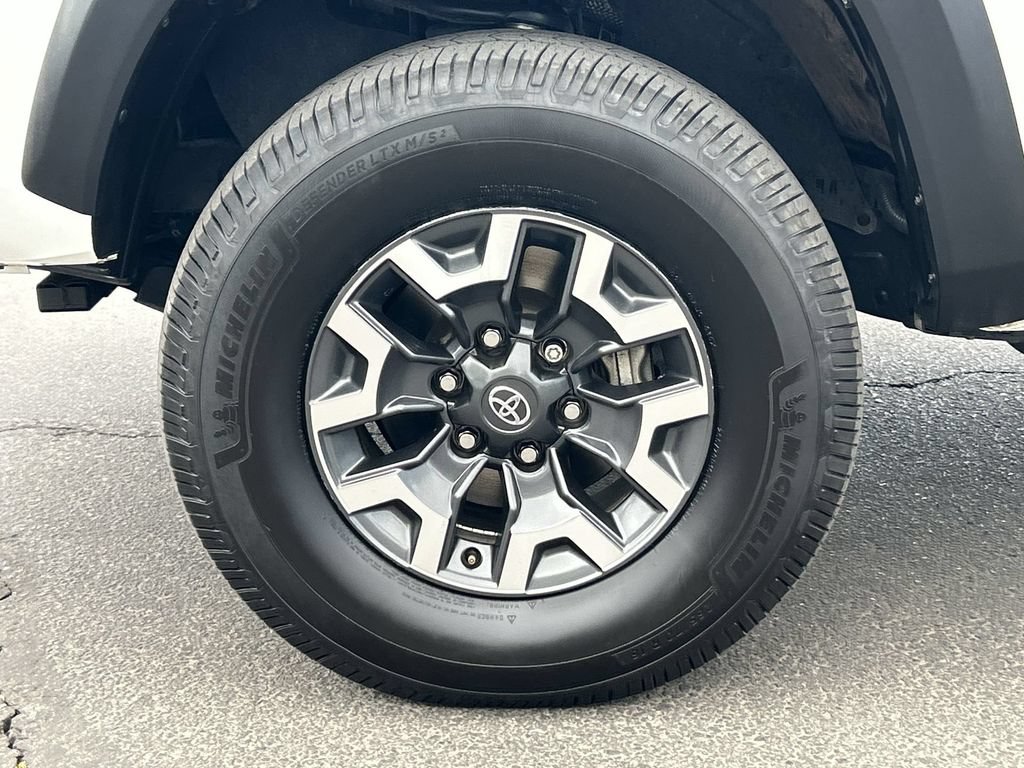 Used 2023 Toyota Tacoma TRD Off-Road AWD/4WD image 32