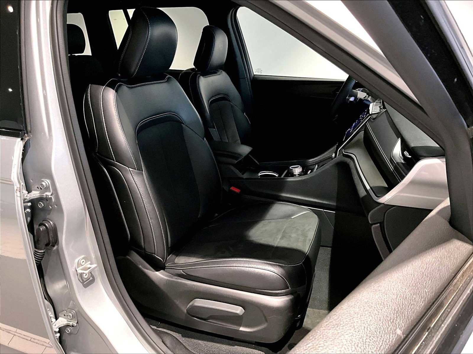 Used 2024 Jeep Grand Cherokee Altitude image 22