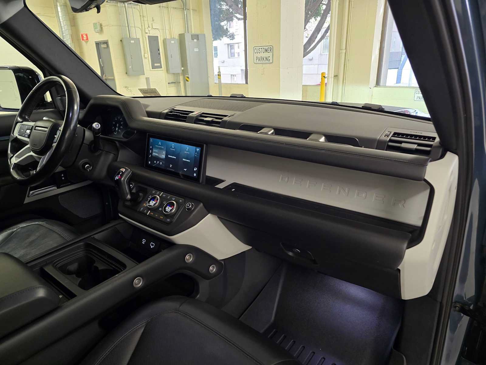 Used 2020 Land Rover Defender 110 HSE AWD/4WD image 10