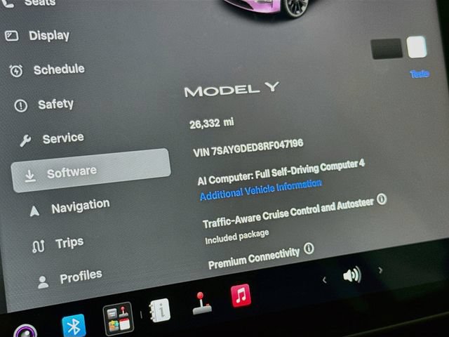 Used 2024 Tesla Model Y 2WD image 13