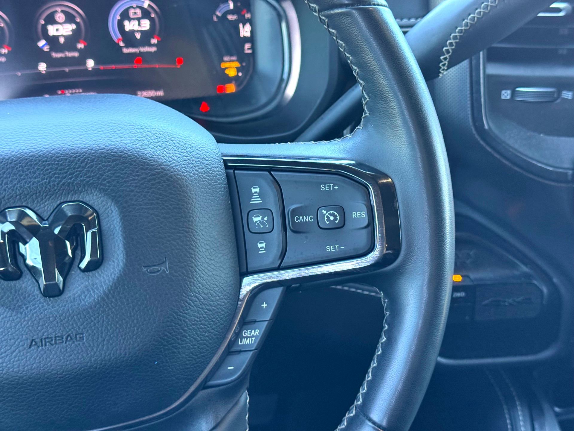 Used 2024 RAM 2500 Limited image 24