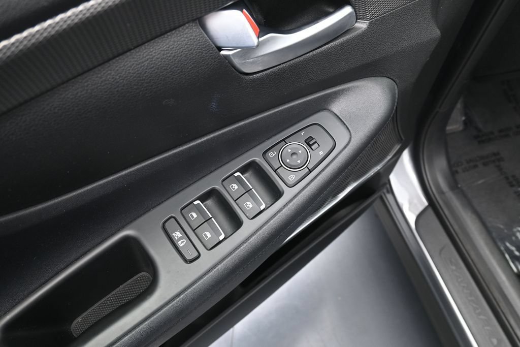 Used 2019 Hyundai Santa Fe SEL FWD image 19