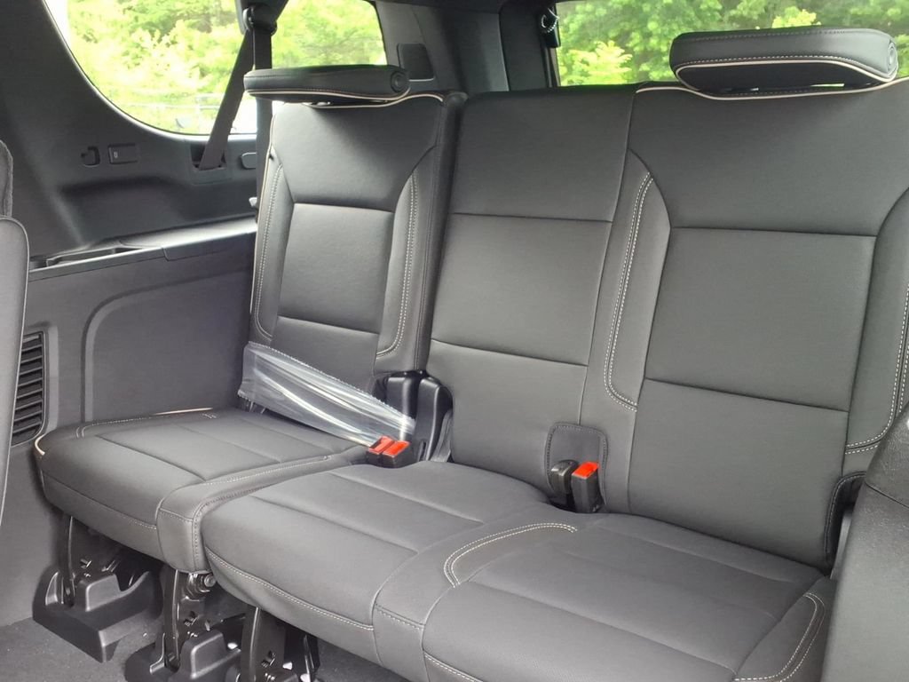 New 2026 Chevrolet Suburban Premier AWD/4WD image 13