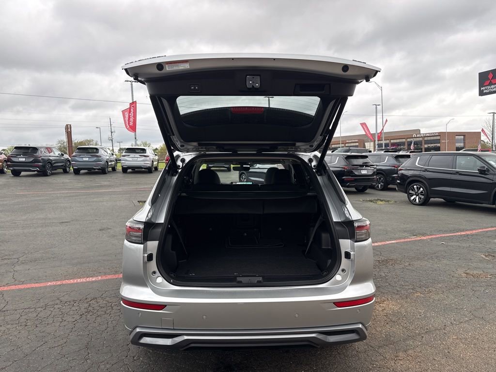 New 2026 Mitsubishi Outlander SEL FWD image 8