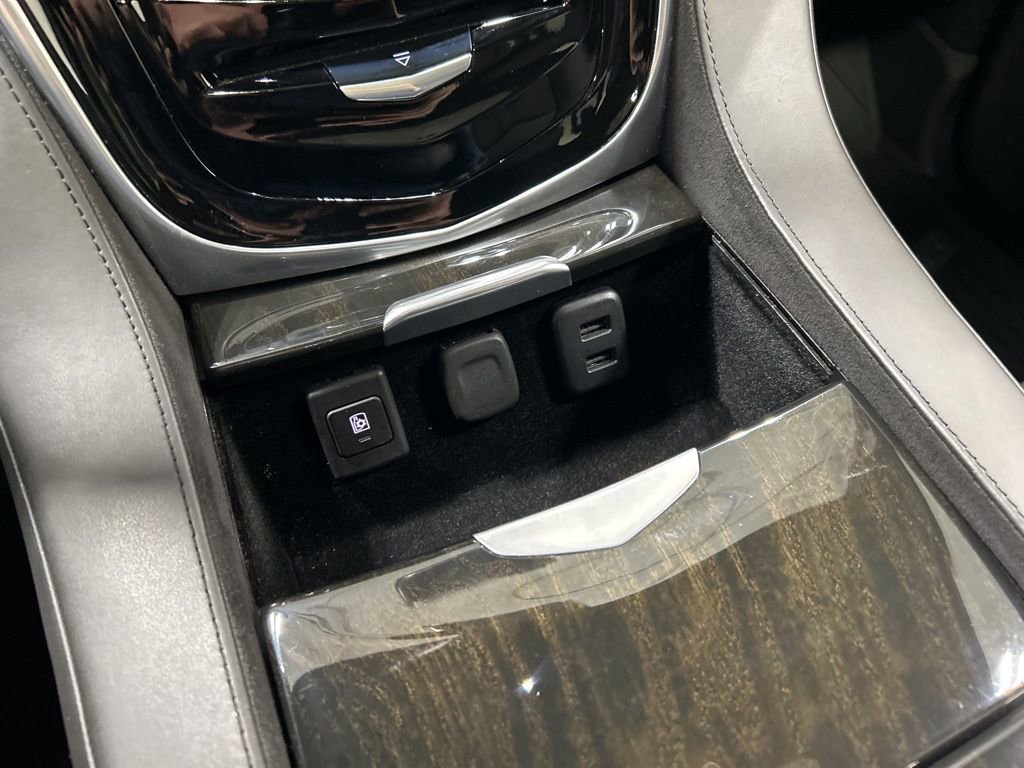Used 2020 Cadillac Escalade Platinum image 22
