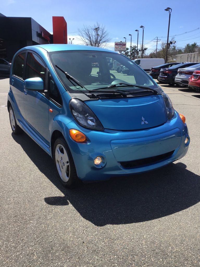 Used 2016 Mitsubishi i ES image 1