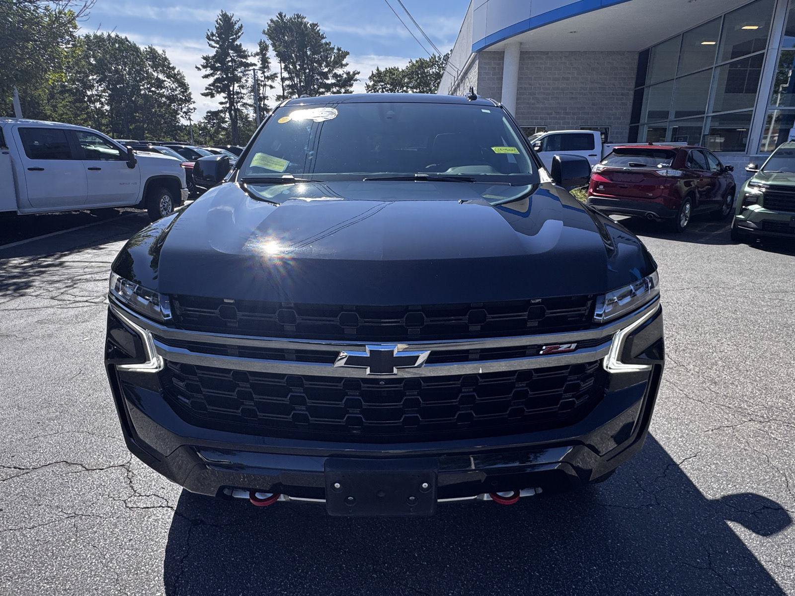 Certified 2022 Chevrolet Suburban Z71 w/ Luxury Package AWD/4WD image 2