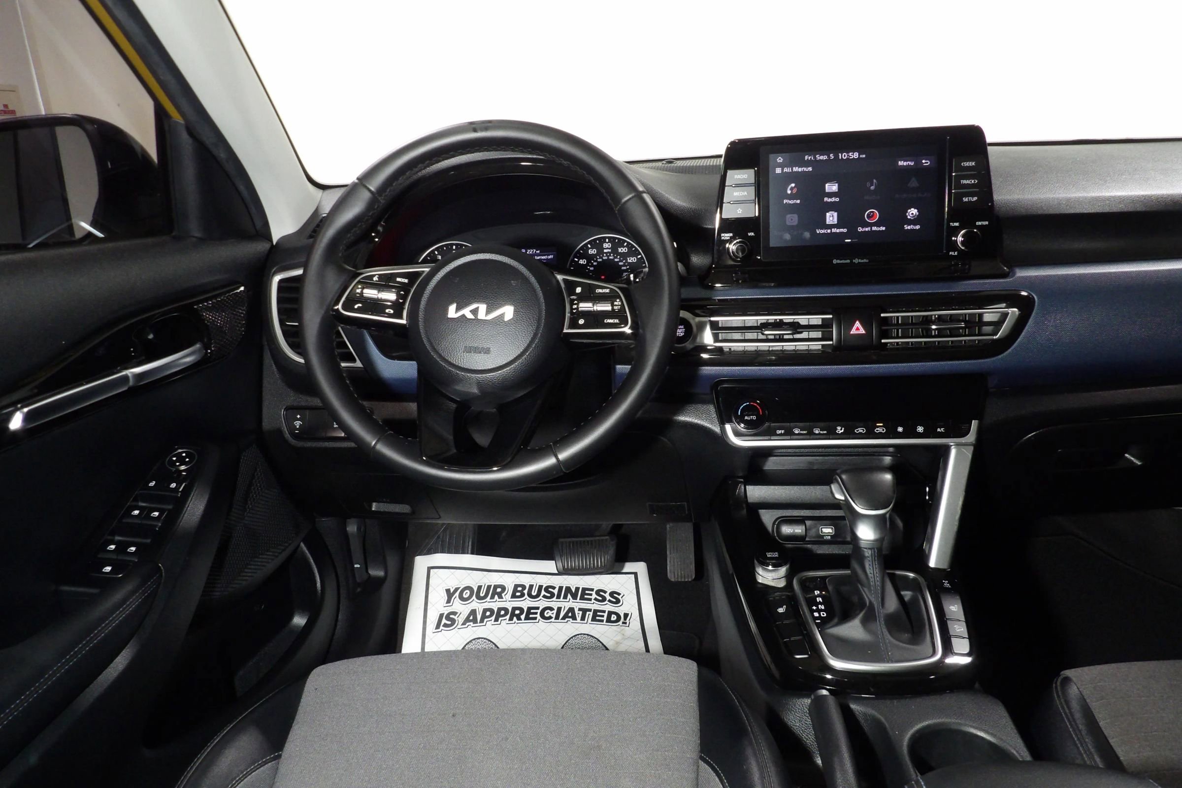 Used 2023 Kia Seltos S AWD/4WD image 19