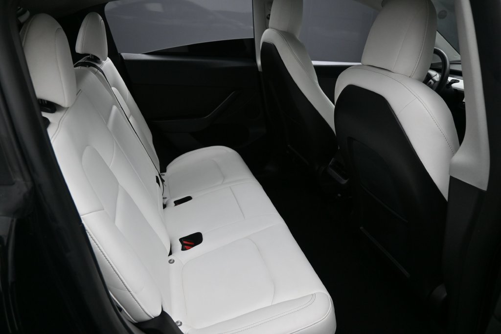 Used 2022 Tesla Model Y Performance AWD/4WD image 26