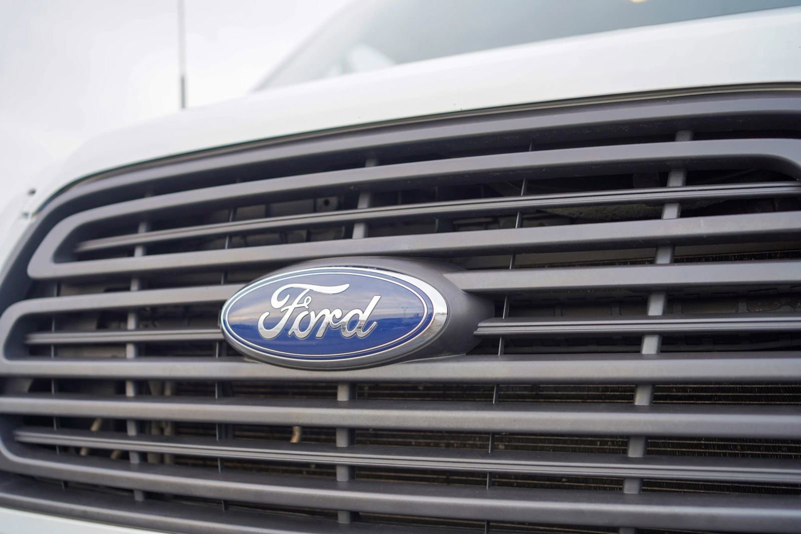 Used 2018 Ford Transit 350 148 Medium Roof image 23