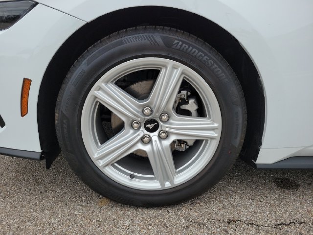Used 2026 Ford Mustang Premium RWD image 9
