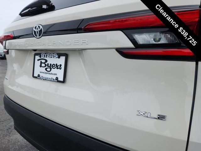 Used 2024 Toyota Grand Highlander XLE image 12