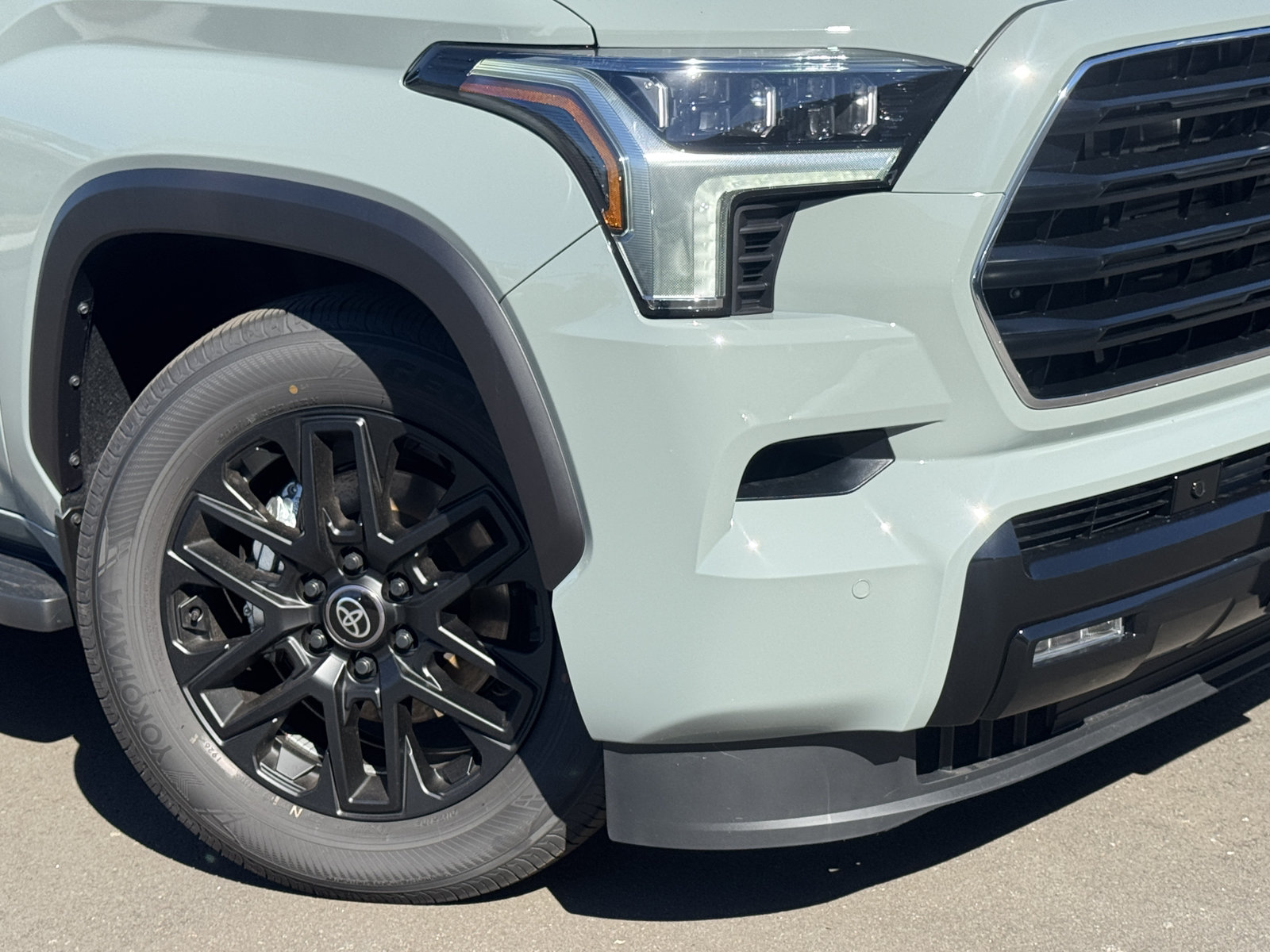 New 2026 Toyota Sequoia Limited w/ Tow Technology Package AWD/4WD image 11