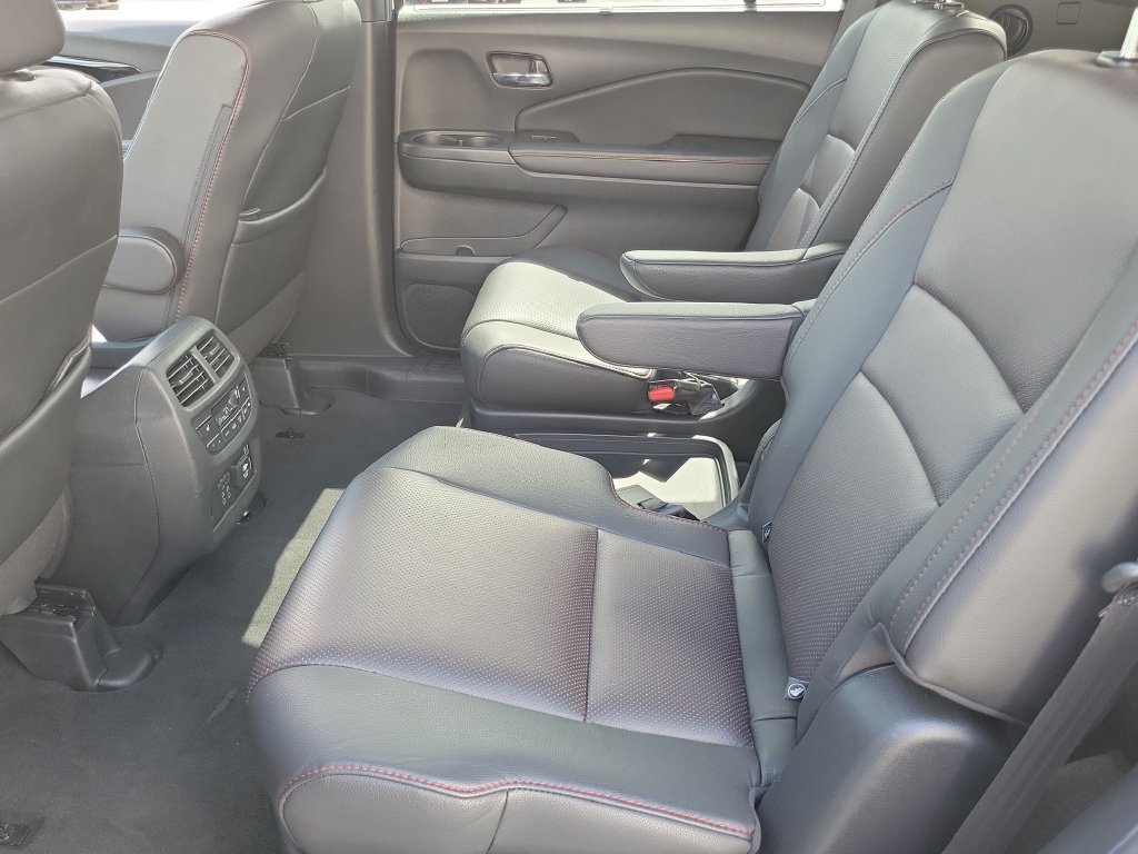 Used 2021 Honda Pilot Black Edition image 15
