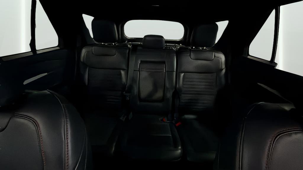 Used 2025 Ford Explorer ST-Line w/ ST-Line Street Pack image 30