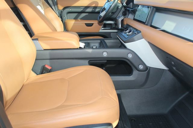 Used 2023 Land Rover Defender 110 S image 3