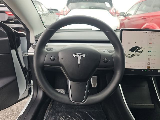 Used 2020 Tesla Model 3 Standard Range RWD image 7
