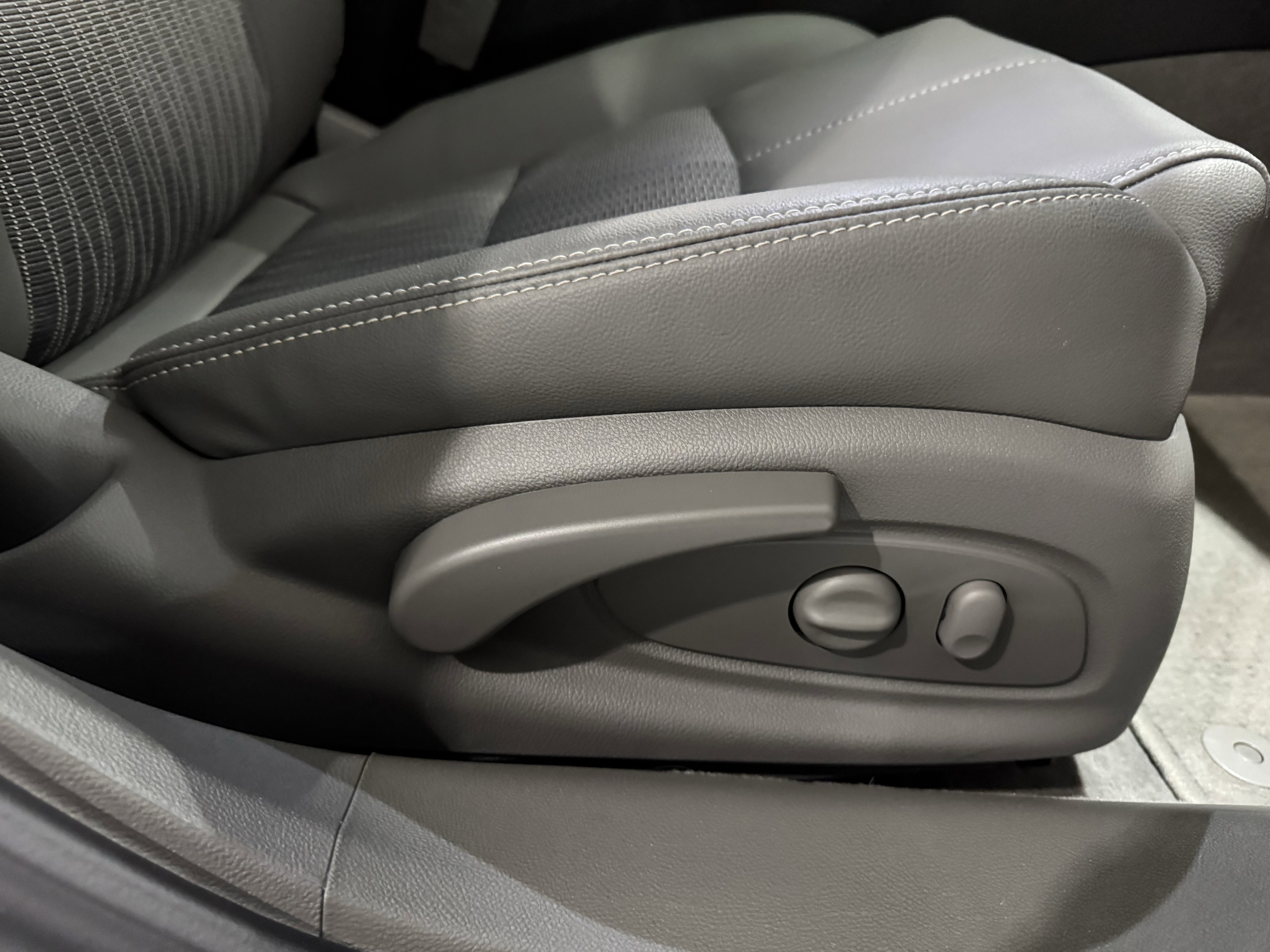 Used 2019 Chevrolet Impala LS image 36