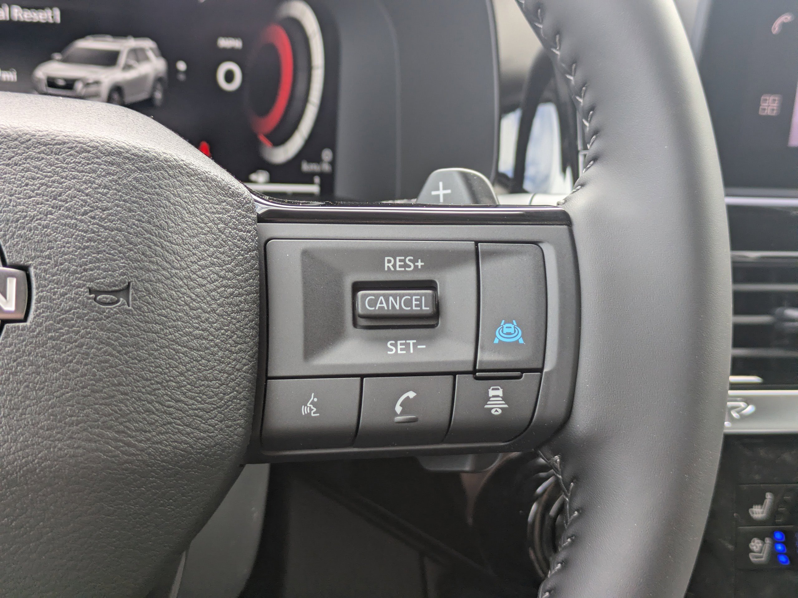 New 2026 Nissan Pathfinder Platinum w/ Cargo Package FWD image 31