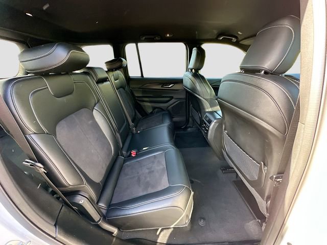 Used 2024 Jeep Grand Cherokee Altitude image 26