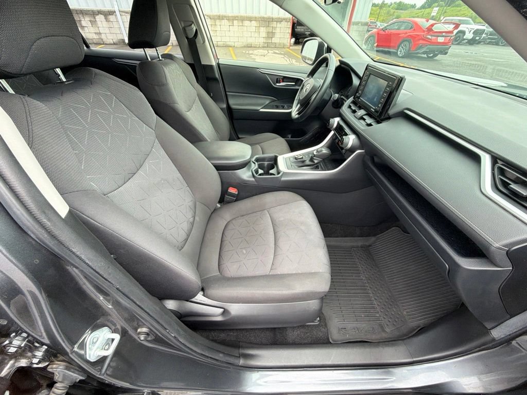 Used 2021 Toyota RAV4 XLE w/ XLE Grade Weather Package AWD/4WD image 38