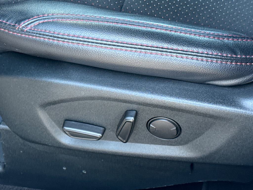 Used 2019 Ford Explorer XLT w/ Equipment Group 202A image 23