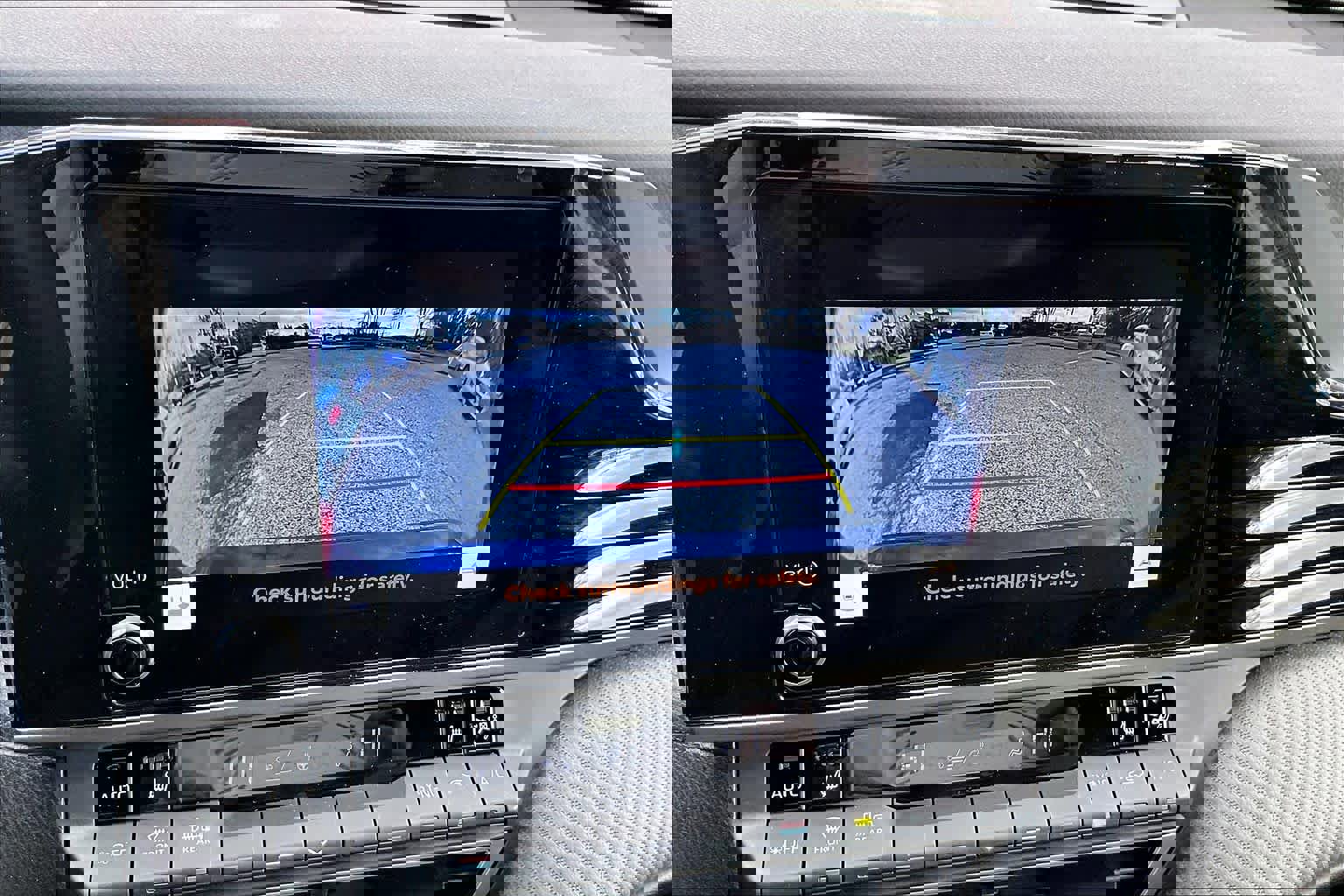 Used 2025 Toyota Camry SE image 26