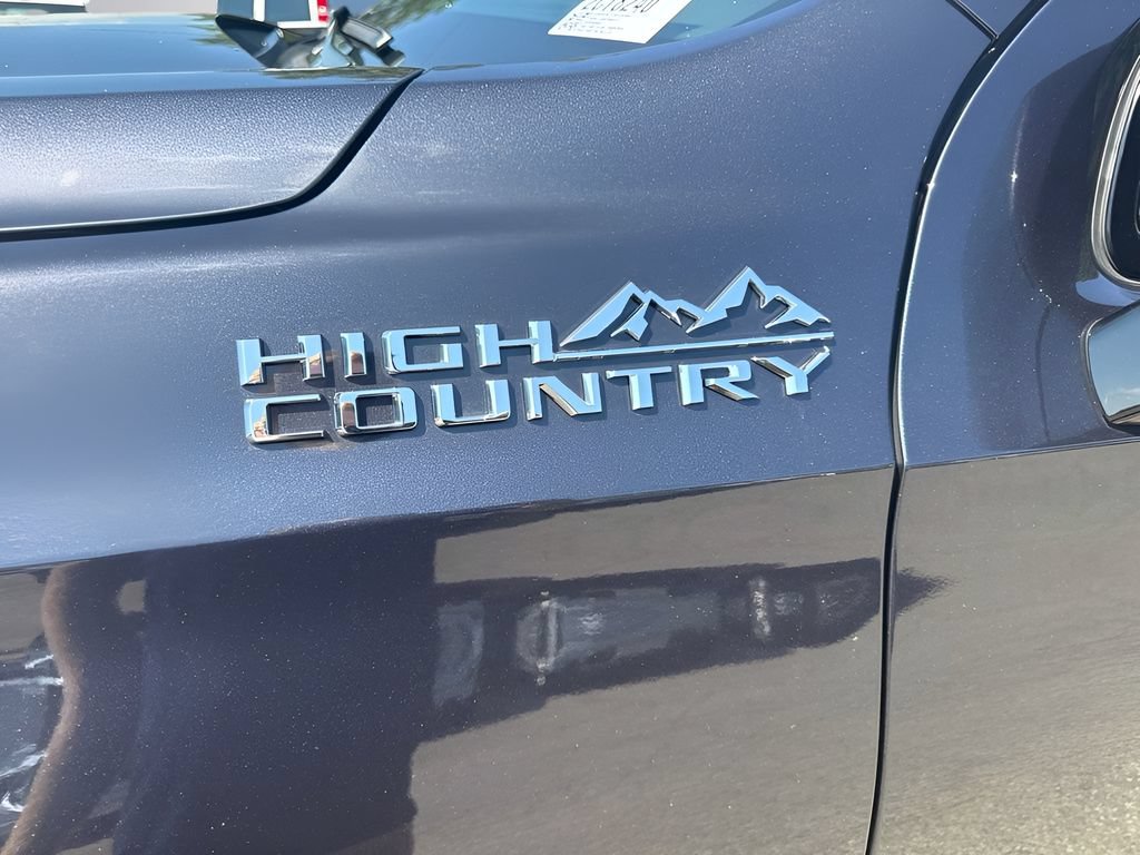 Used 2026 Chevrolet Suburban High Country RWD image 43