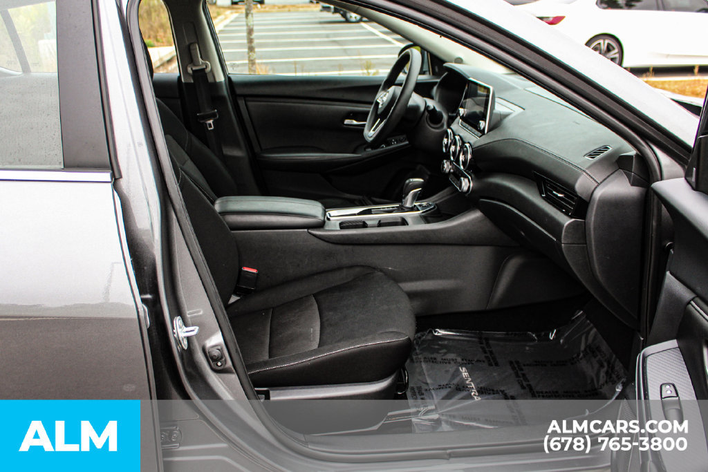 Used 2024 Nissan Sentra SV FWD image 16