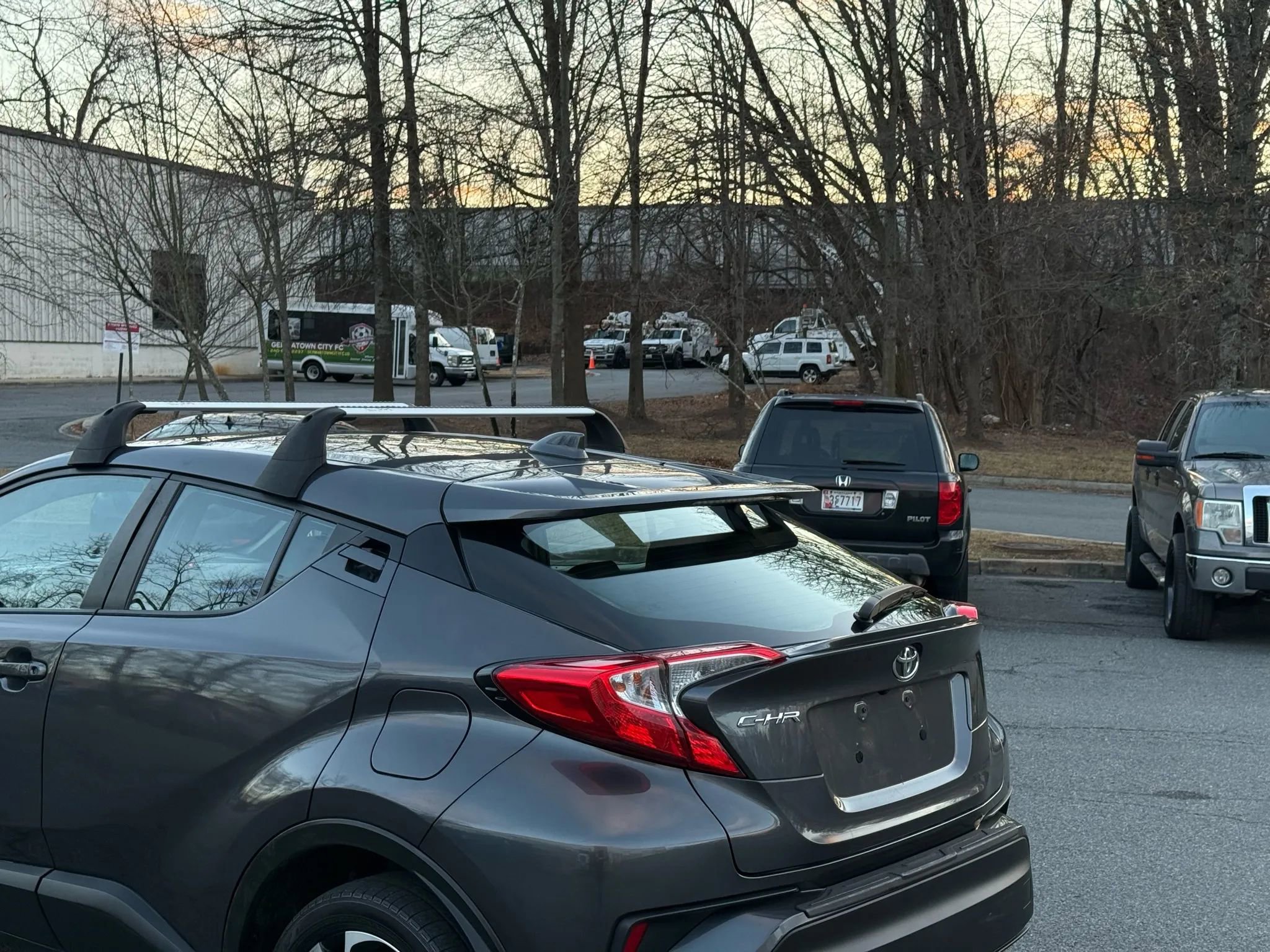 Used 2022 Toyota C-HR XLE image 5