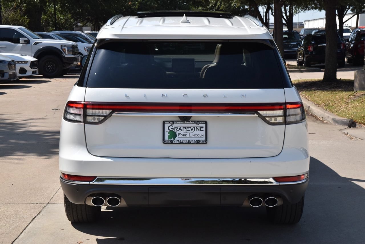 Used 2022 Lincoln Aviator Reserve w/ Equipment Group 201A AWD/4WD image 9